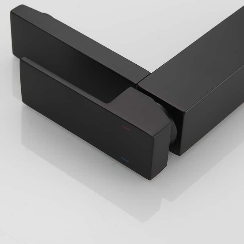 Single Hole Single-Handle Bathroom Faucet