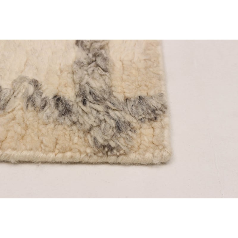 ECARPETGALLERY Hand-knotted Tangier Cream Wool Rug - 5'3 x 7'6