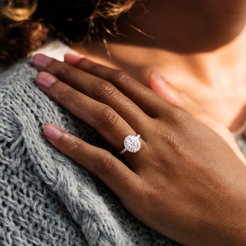 Miadora 2 7/8ct DEW Oval-cut Created Moissanite Halo Ring in Sterling Silver
