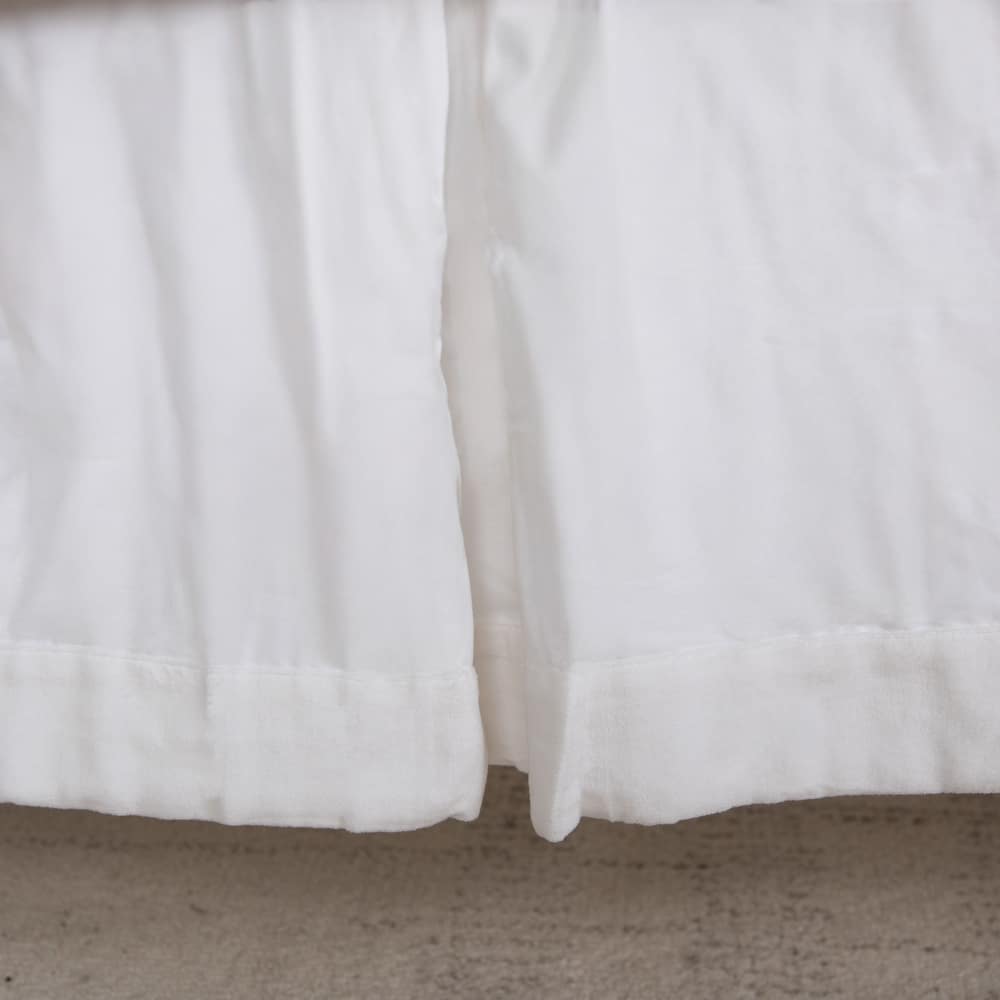 Rizzy Home Velvet Trim Crib Skirt - 26" x 51"