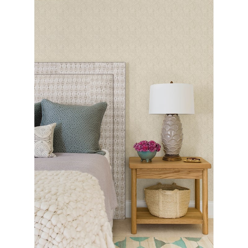 Chesapeake Sandee Dove Medallion Wallpaper