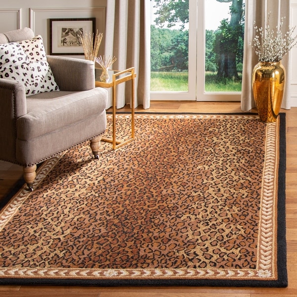SAFAVIEH Handmade Chelsea Cayla Leopard French Country Wool Rug. Opens flyout.