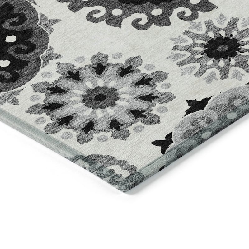 Machine Washable Indoor/ Outdoor Chantille Casual Medallion Rug