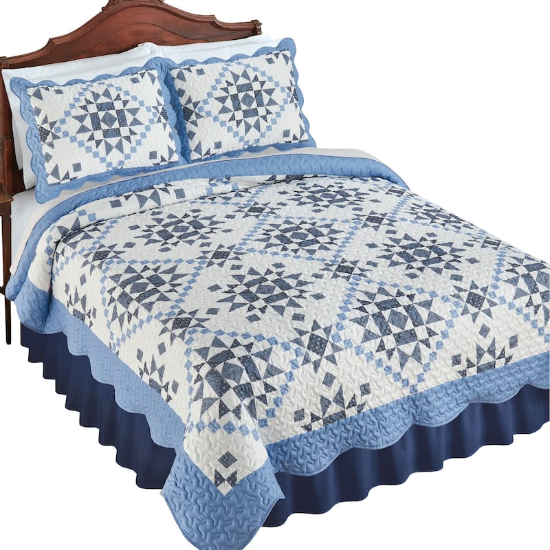 Classic Star Design Patchwork Scalloped Edge Quilt