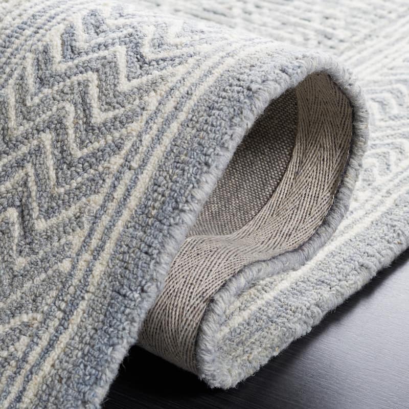 SAFAVIEH Handmade Abstract Magbula Rustic Wool Rug