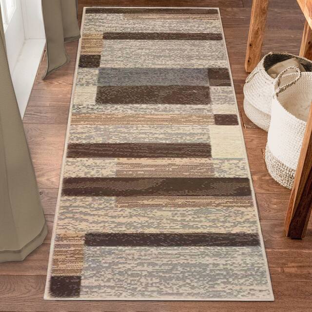 Miranda Haus Geometric Modern Patchwork Polypropylene Indoor Area Rug - 2'7" x 8' - Slate