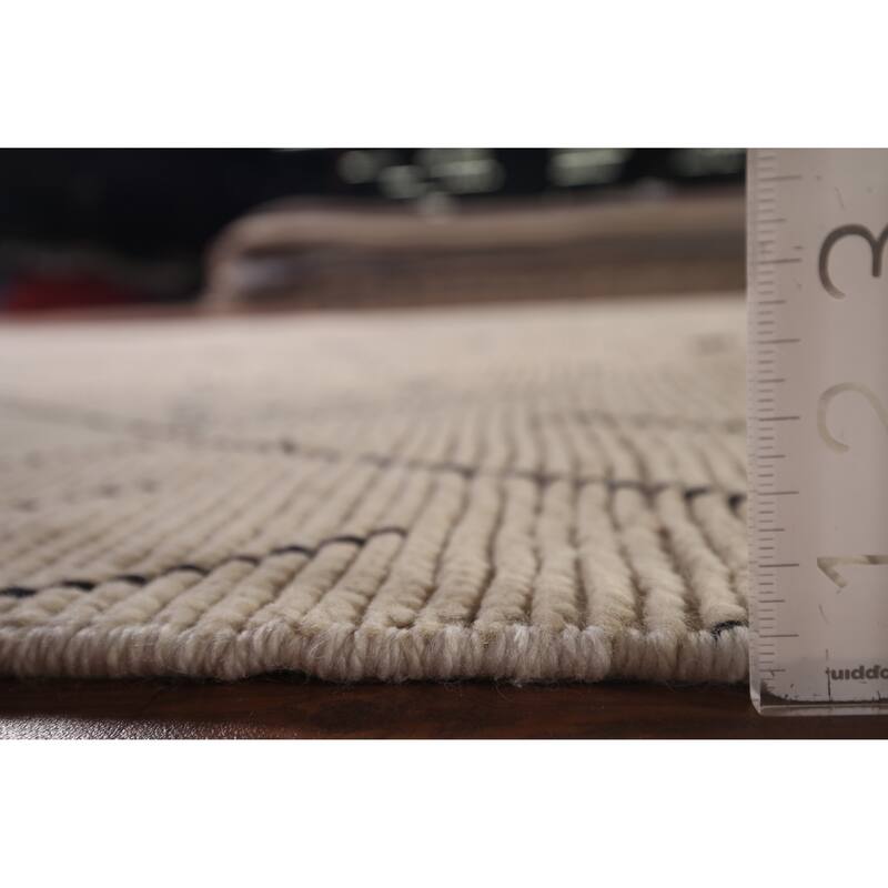 Geometric Beige / Ivory Moroccan Oriental Rug Handmade Wool Carpet - 6'0"x 9'8"