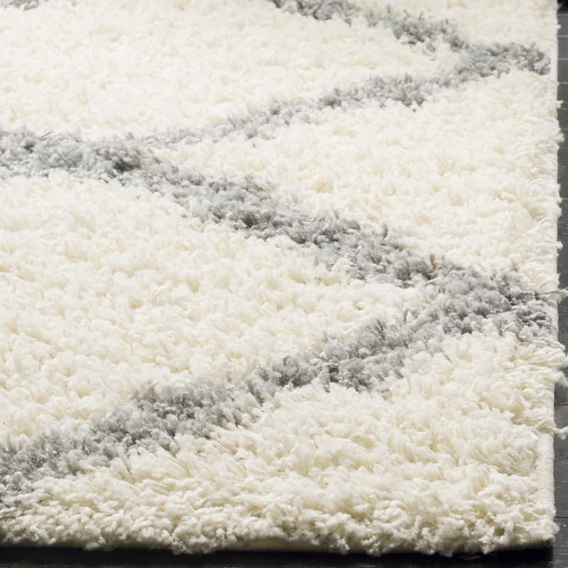 SAFAVIEH Dallas Shag Darina Trellis 1.5-inch Thick Rug
