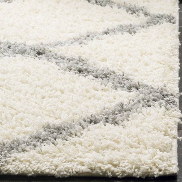 SAFAVIEH Dallas Shag Giusy Trellis 1.5-inch Thick Rug