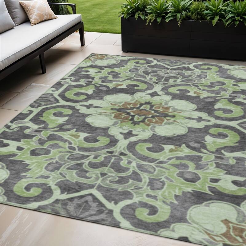 HomeRoots Damask Traditional Rectangle Outdoor Rug - 5' X 8'