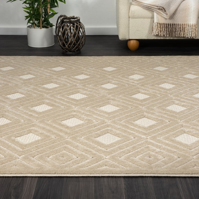 Sevita Modern Diamond Indoor/Outdoor Area Rug