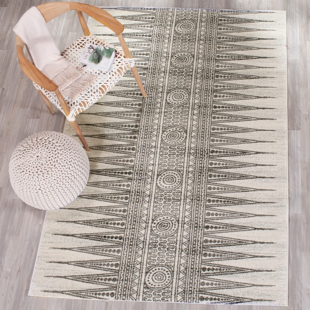 SAFAVIEH Evoke Cecylia Vintage Boho Rug