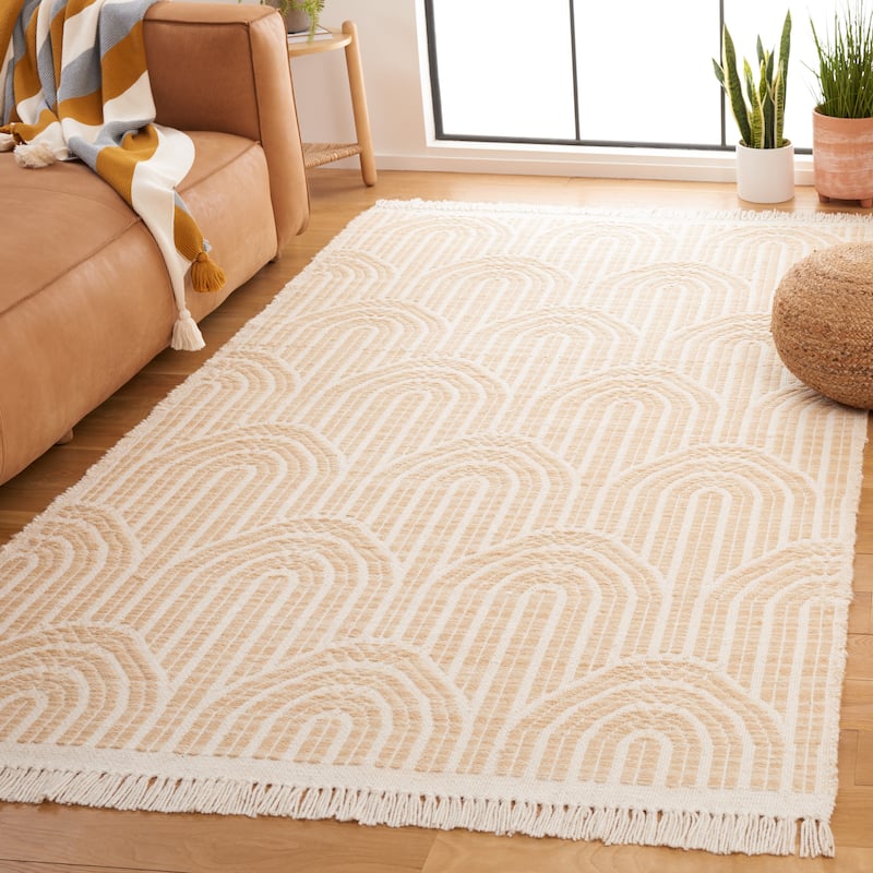 SAFAVIEH Handmade Kilim Irina Geometric Tassel Wool Rug - 4' x 6' - Gold/Ivory