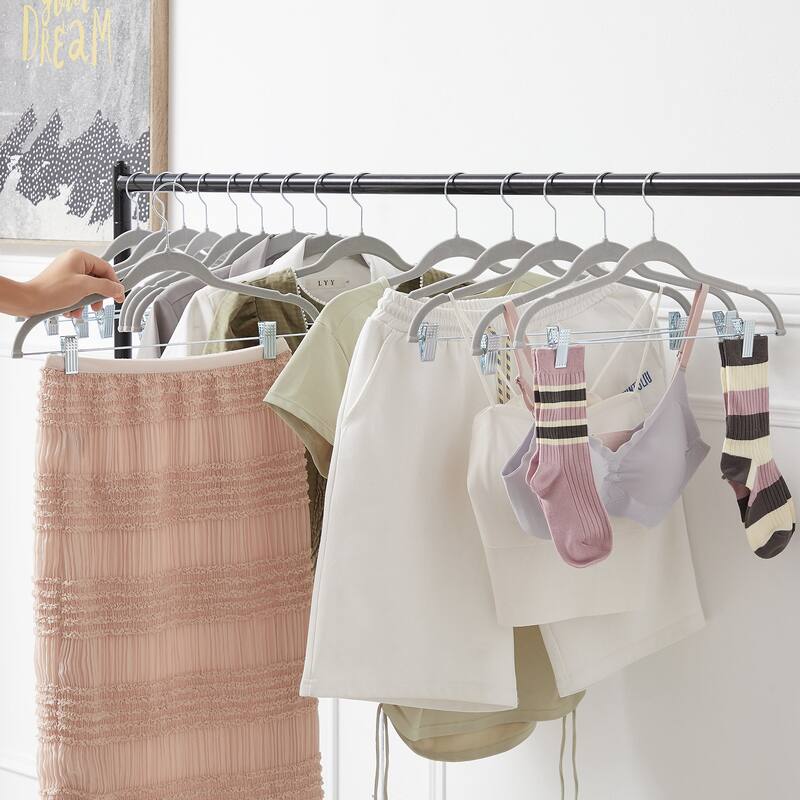 Javlergo 20-Pack Velvet Clothes Hangers, 16.5in Heavy-Duty Hangers with Adjustable Clips, Non-Slip, Space-Saving