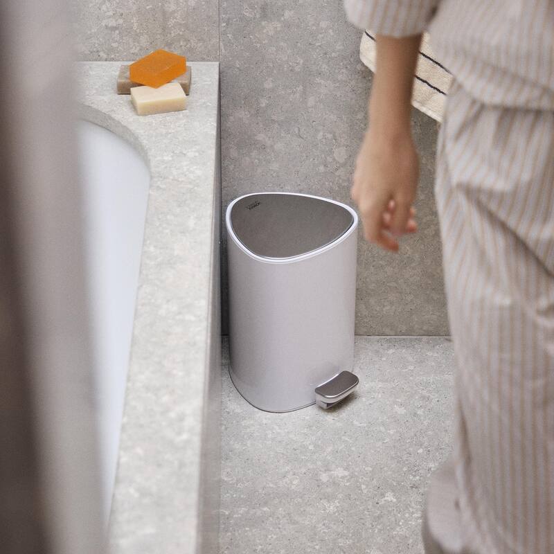 Joseph Joseph EasyStore 5-liter Pedal Trash Bin