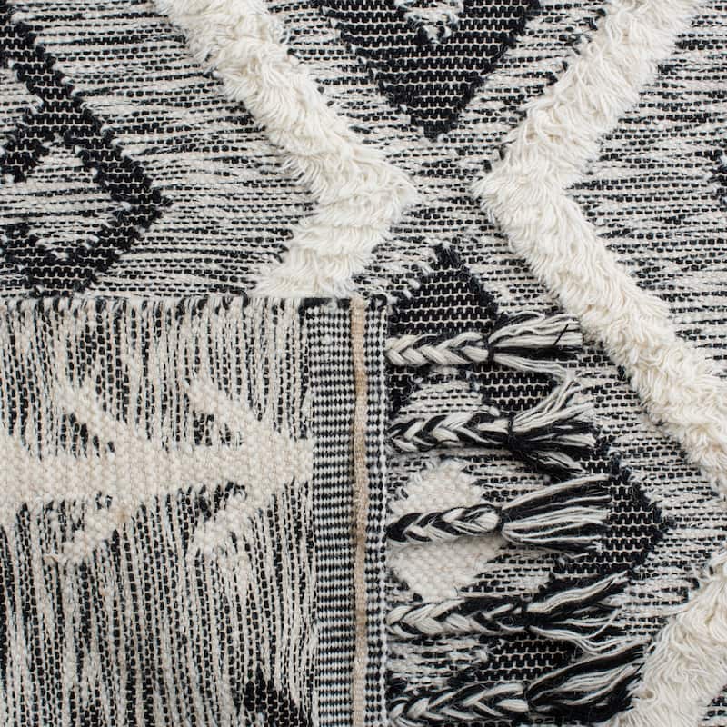 SAFAVIEH Handmade Kenya Melusine Southwestern Wool Rug