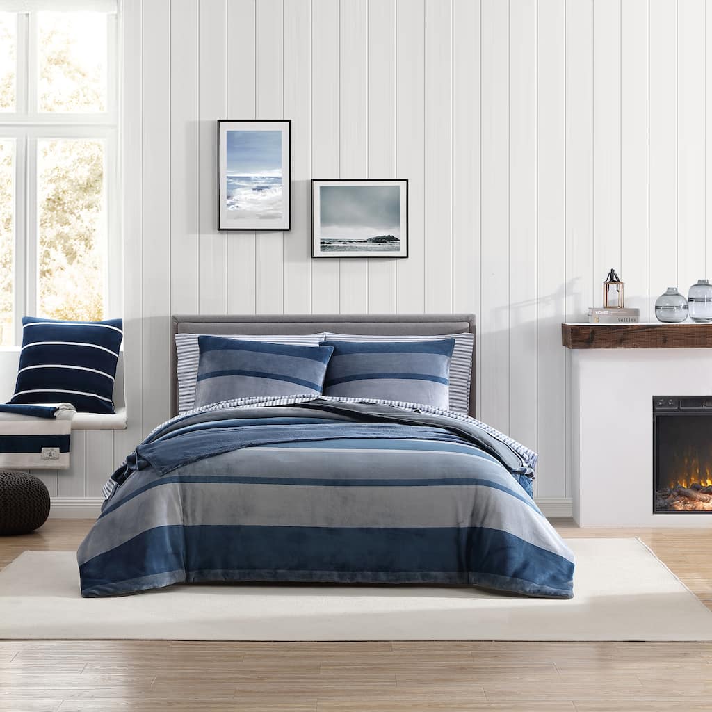 Nautica Linden Fleece Navy Reversible Comforter Set