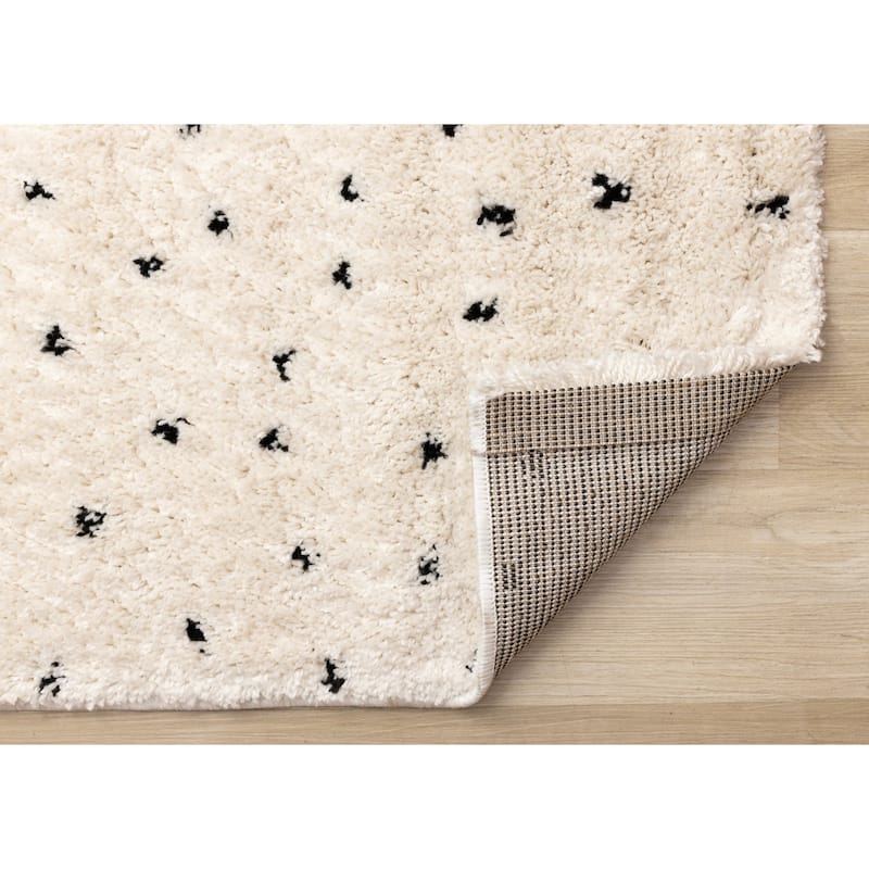 Cream Black Speckled Soft Shag Area Rug, 5'3" x 7'7"