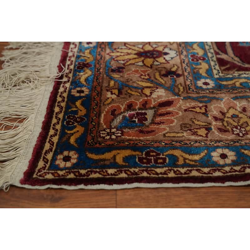 Hand Knotted Traditional Silk Red Geometric Area Rug - 5' 1'' X 3' 4''
