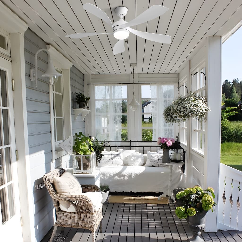 Indoor 6 Speeds Reversible DC Motor Ceiling Fan, 52 Inch Ceiling Fan with Light & Remote