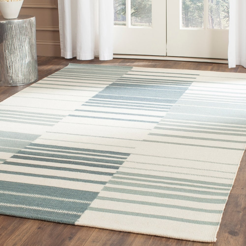 SAFAVIEH Handmade Flatweave Kilim Marielies Wool Rug