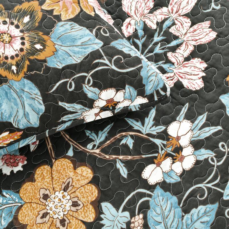 The Curated Nomad Chorro 3-piece Quilt Set