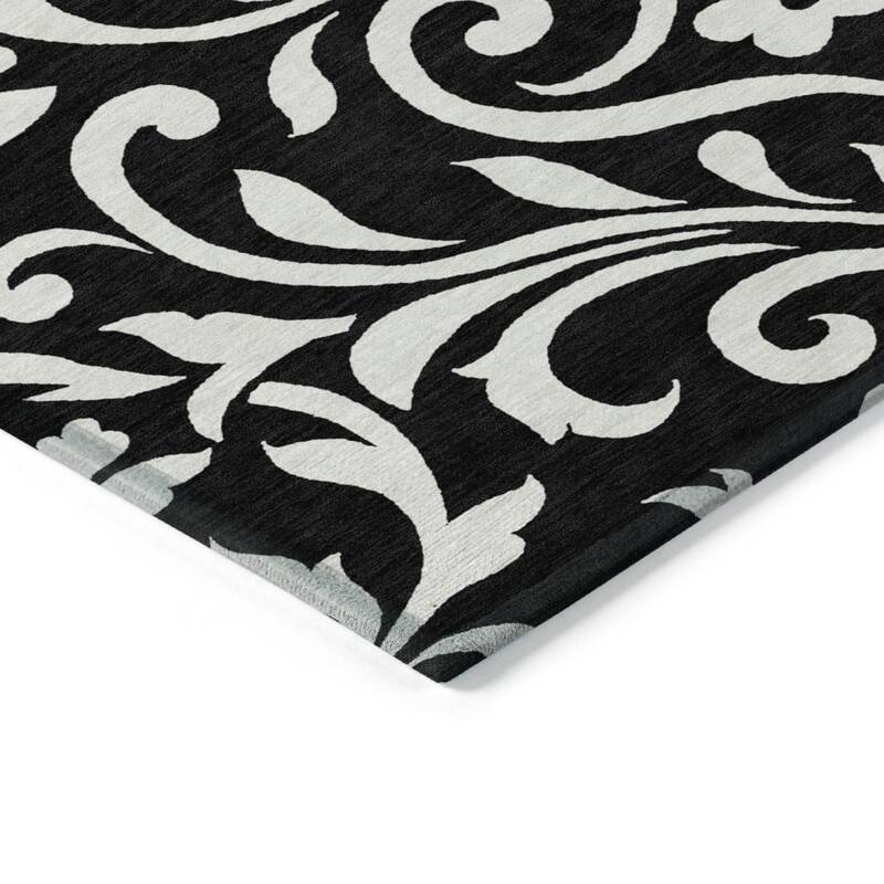 HomeRoots Floral Transitional Rectangle Outdoor Rug