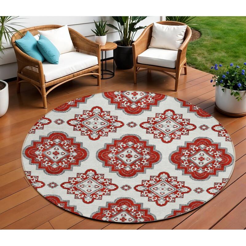 HomeRoots Medallion Transitional Rectangle Outdoor Rug - 8' Round
