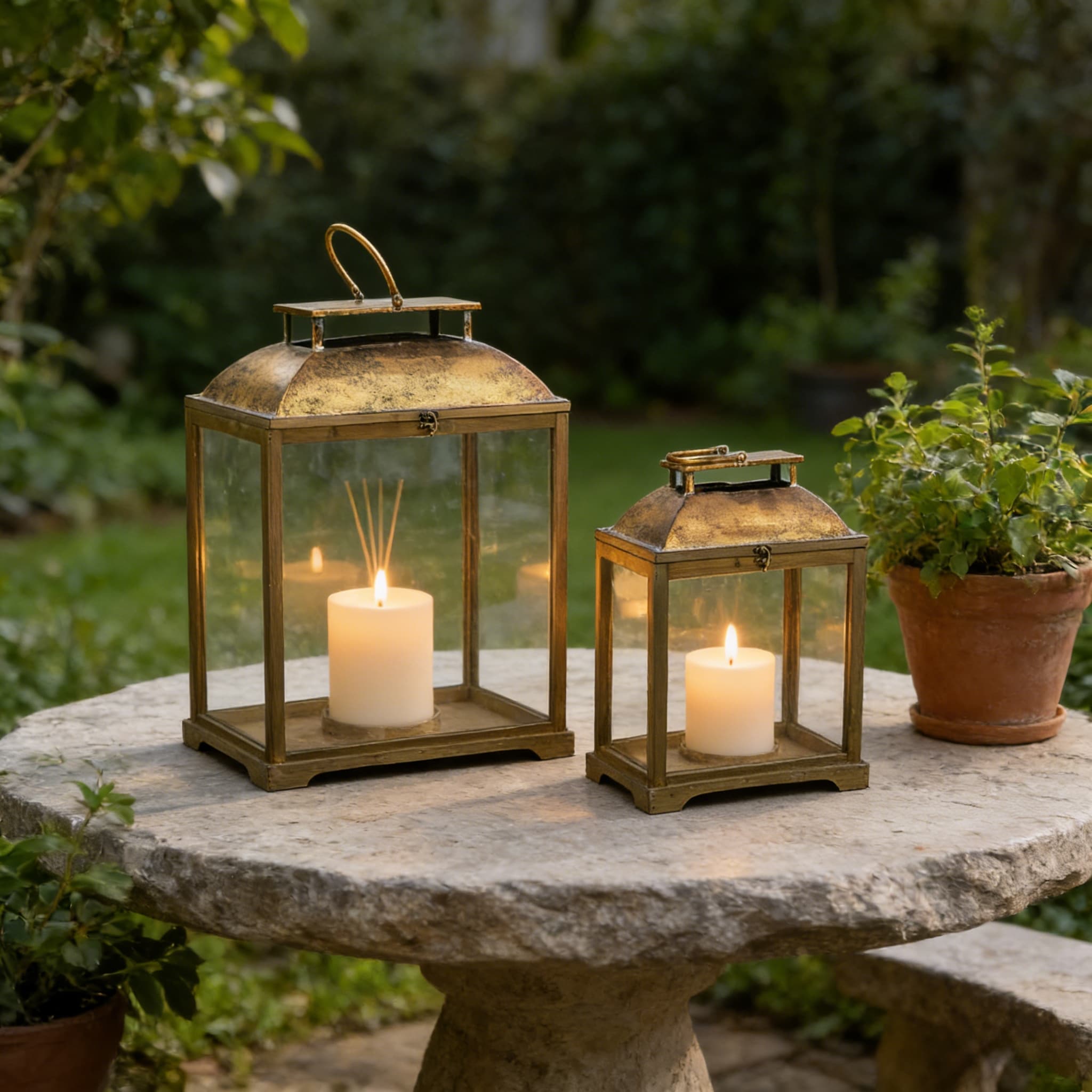 Candle Lantern 2-Piece Set, Brown/Gold, Iron/Fir Wood/Glass - Bed