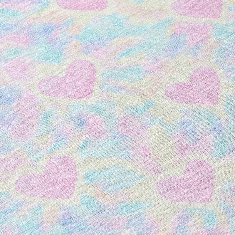 Machine Washable Indoor/ Outdoor Modern Hearts Chantille Rug