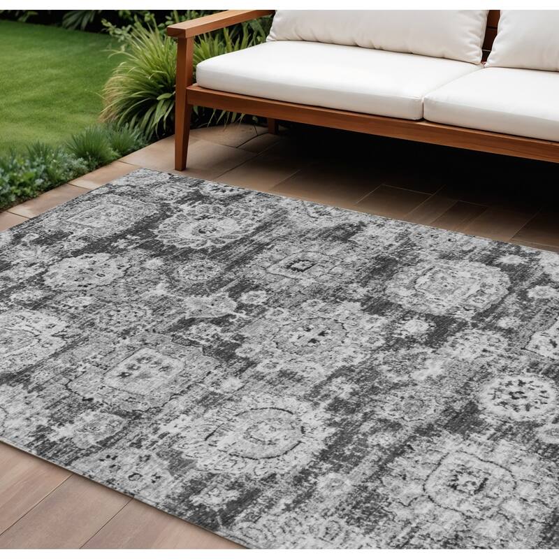 HomeRoots Floral Transitional Rectangle Outdoor Rug - 8' X 10'