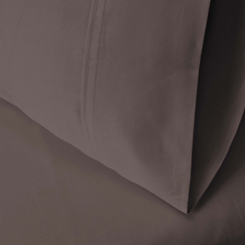 Superior Egyptian Cotton 700 Thread Count Pillowcase Set (Set of 2)
