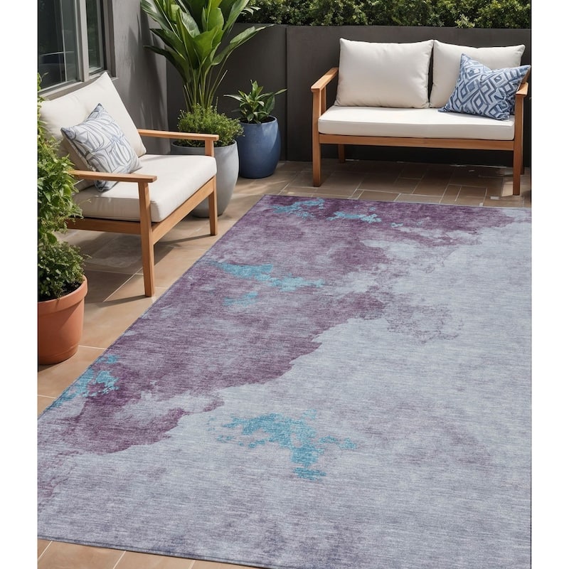 HomeRoots Abstract Transitional Rectangle Outdoor Rug - 5' X 8'