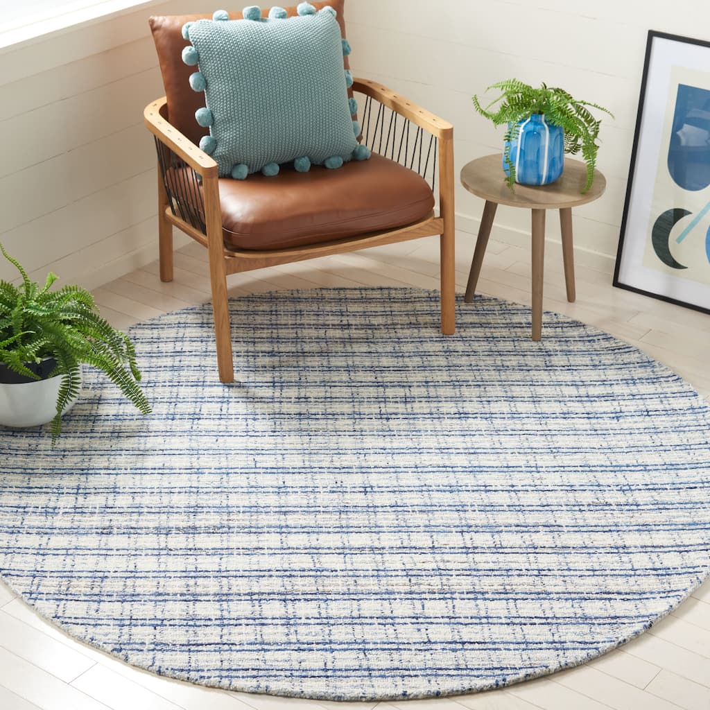 SAFAVIEH Handmade Abstract Subina Plaid Wool Rug