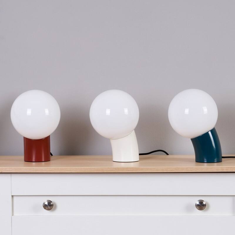 Vino LED 7.95 in Glossy Red Midcentury Round Globe Dimmable Bedside Nightstand Desk Lamp with Fast Charging USB-C Port