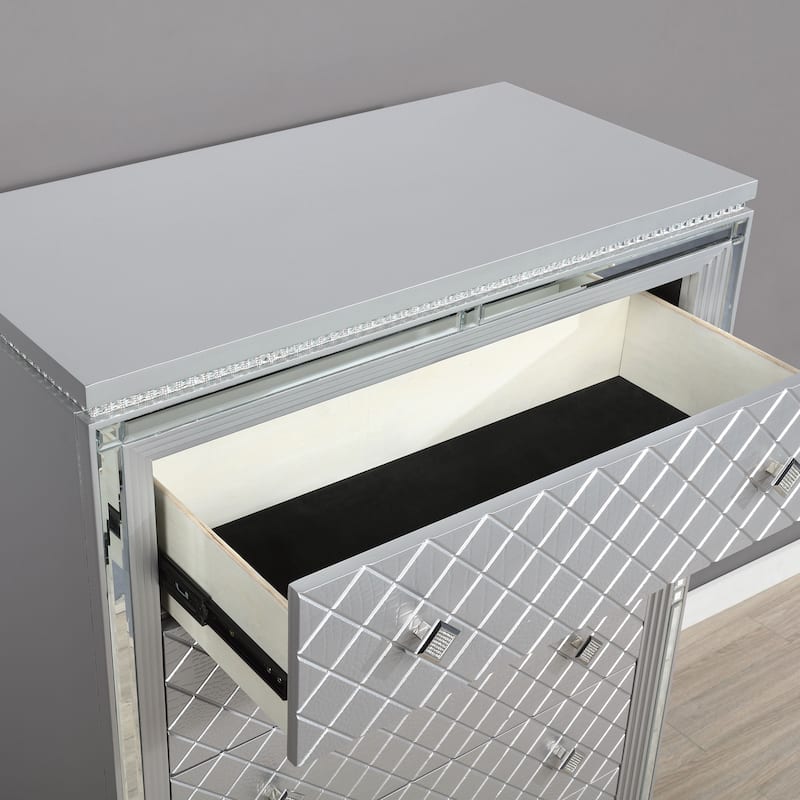 Seleena Glam Silver Wood 6-Piece Tufted Panel Bedroom Set with USB Port by Furniture of America