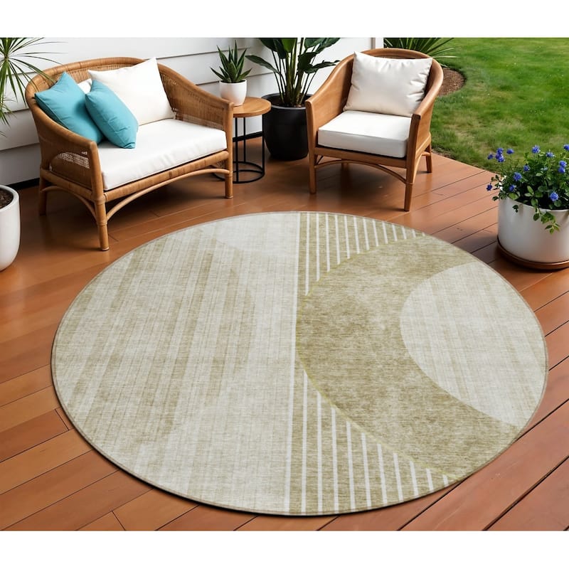 HomeRoots Geometric Transitional Rectangle Outdoor Rug - 8' Round