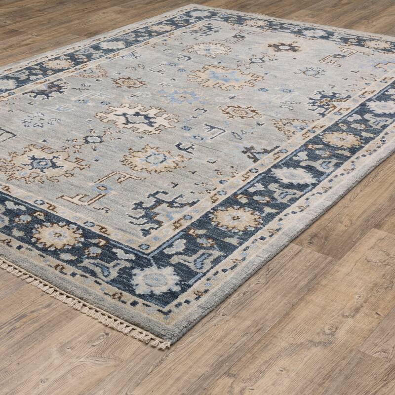 Maylin Traditional Oriental Grey/ Blue Area Rug