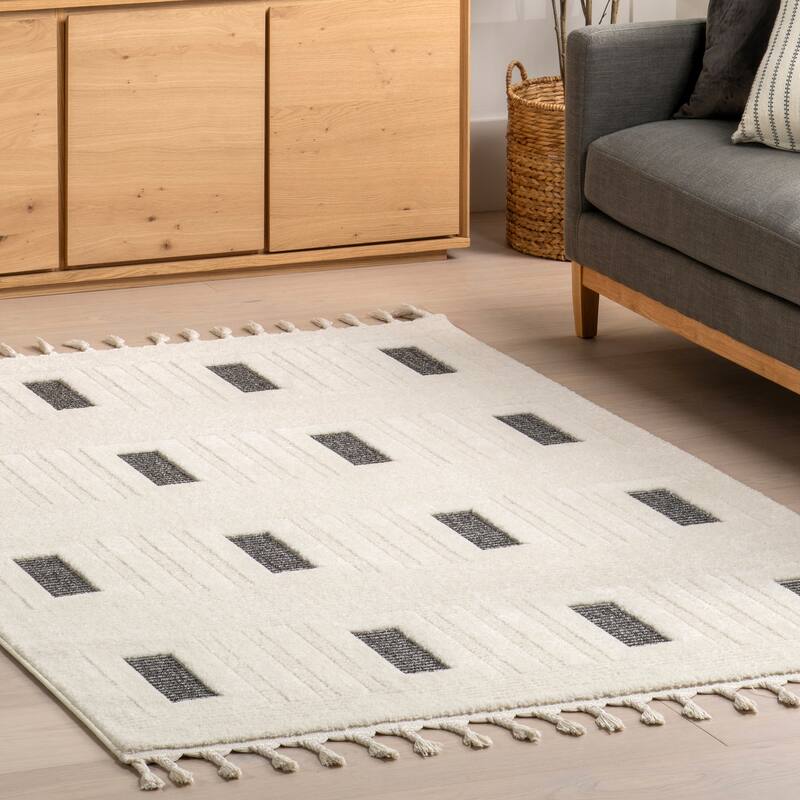 Nuloom Paccia High-Low Modern Striped Tasseled Area Rug