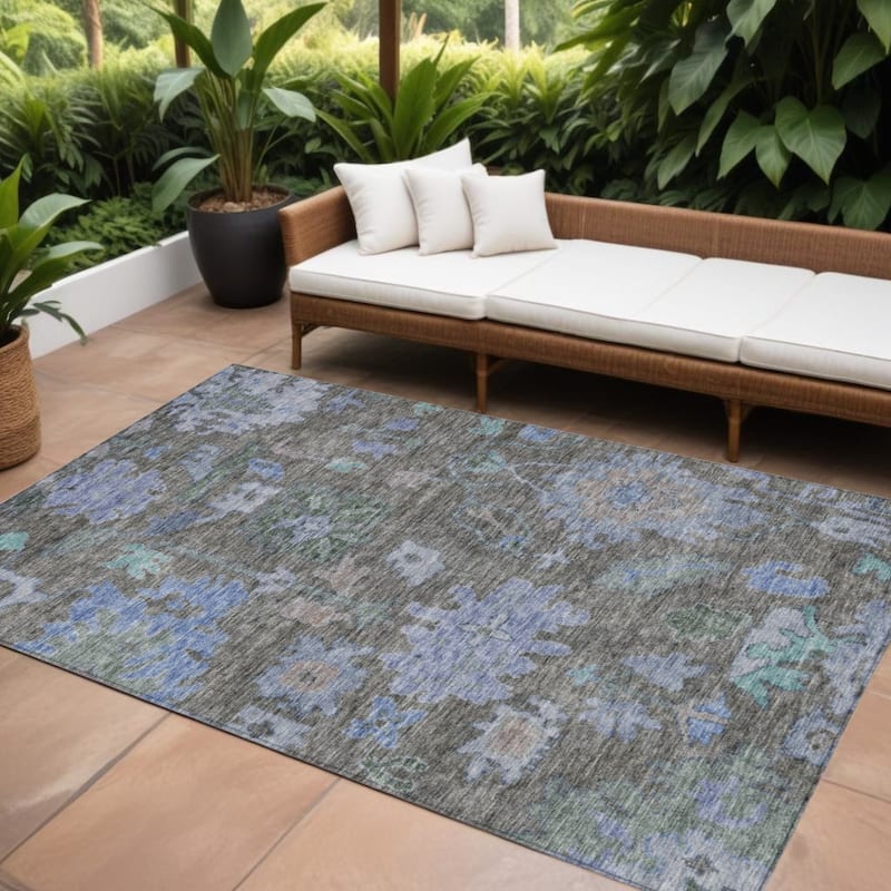 HomeRoots Floral Traditional Rectangle Outdoor Rug - 10' X 14'