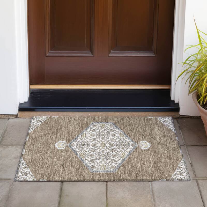 Machine Washable Indoor/ Outdoor Traditional Chantille Rug - Brown - 1'8" x 2'6"