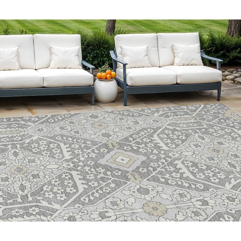 HomeRoots Floral Transitional Rectangle Outdoor Rug - 10' X 14'