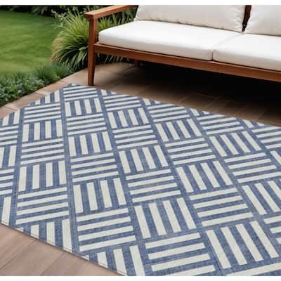 HomeRoots Geometric Transitional Rectangle Outdoor Rug