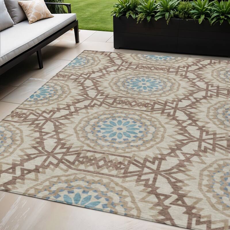 HomeRoots Floral Medallion Transitional Rectangle Outdoor Rug - 5' X 8'