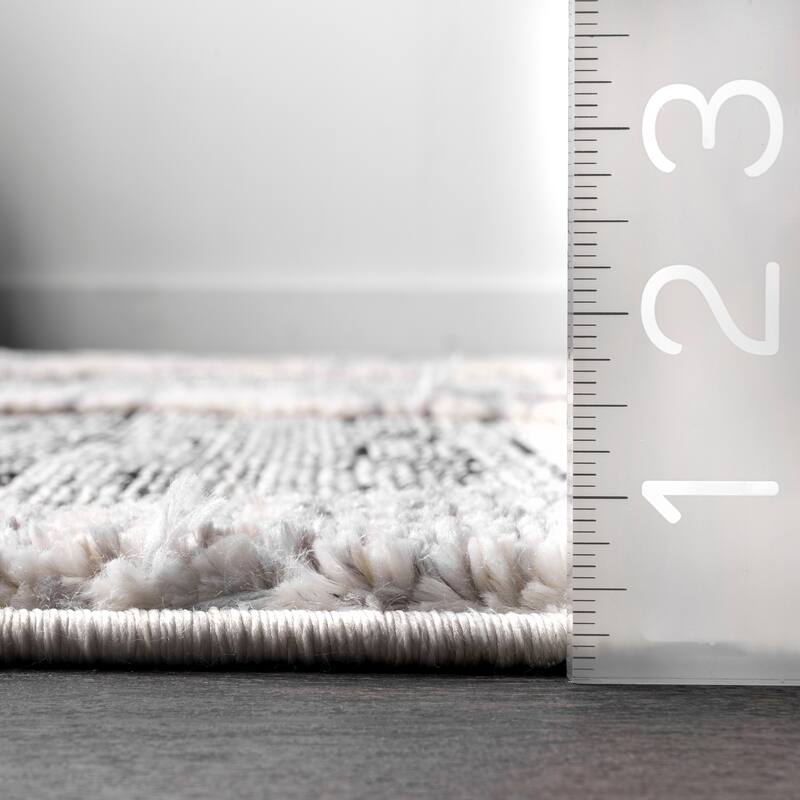 Nuloom Suri Soft Diamond Trellis Textured Area Rug