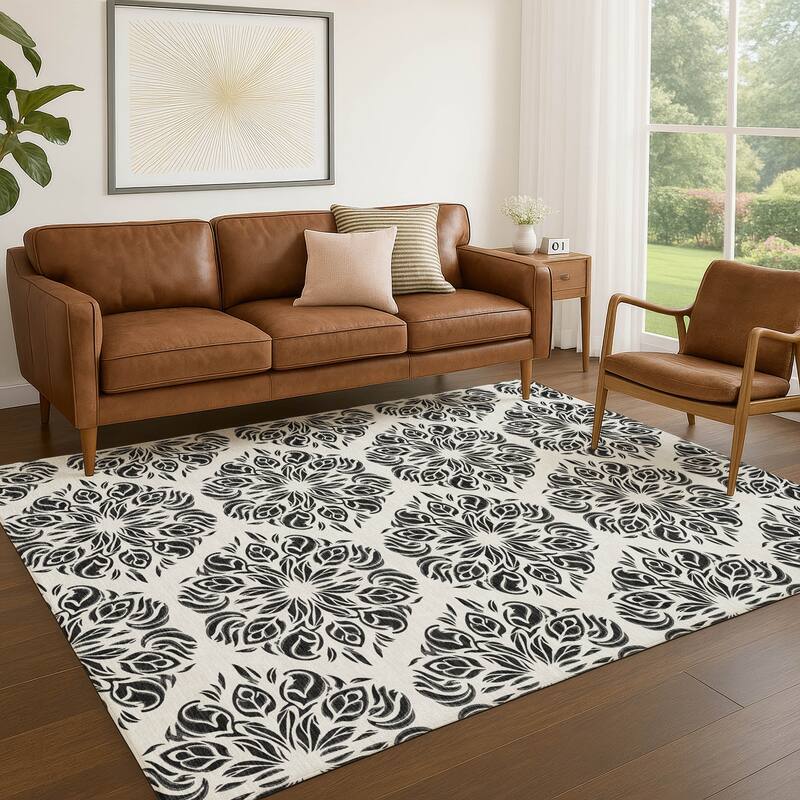 Machine Washable Indoor/ Outdoor Damask Pearl Chantille Rug