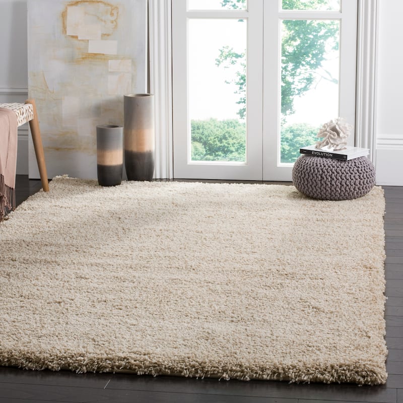 SAFAVIEH Santa Monica Shag Einara 2-inch Thick Area Rug - 5'3" x 7'6" - Beige - Rectangle