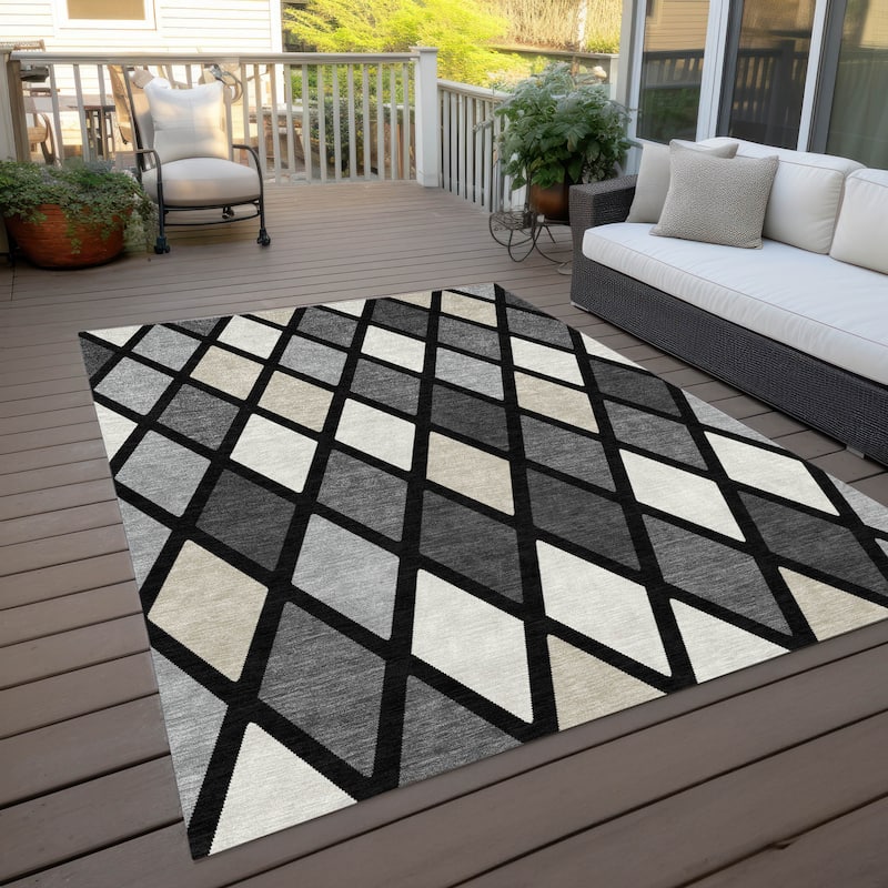 Machine Washable Indoor/ Outdoor Chantille Diamond Prism Rug