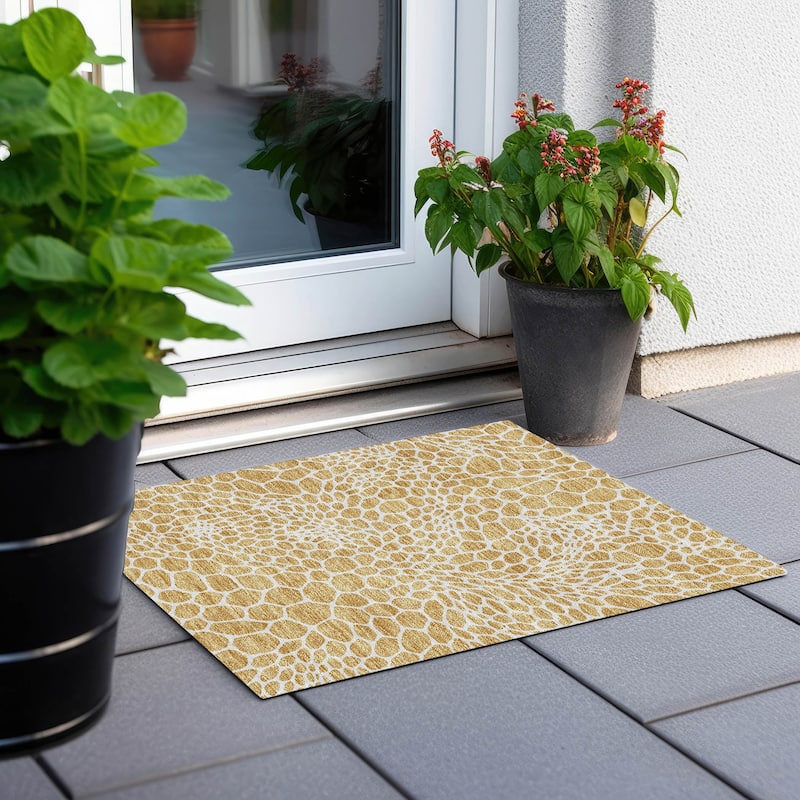 Machine Washable Indoor/ Outdoor Chantille Animal Print Rug - Gold - 1'8" x 2'6"
