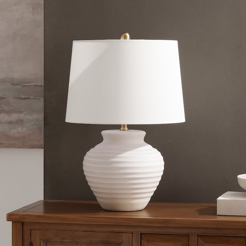 SAFAVIEH Lighting Marusa 22.5-inch Ceramic Table Lamp - 15" x 15" x 22.5" - 15"W x 15"D x 23"H